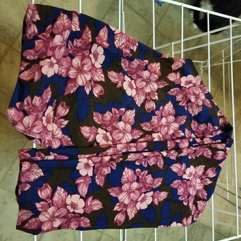 Lularoe Pink, brown, and indigo floral legging TC